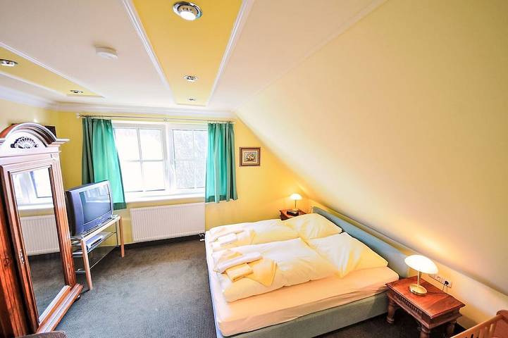 Ferienhaus für 8 Personen, mit Garten in Groß Zicker - 2