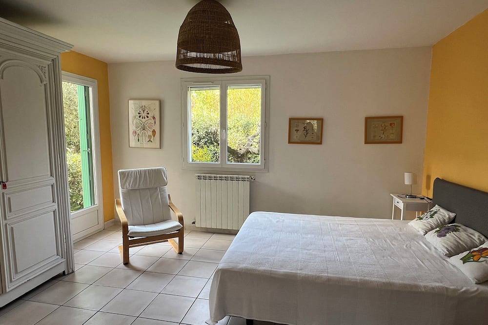 Villa avec piscine privé, grand jardin clos, plages à 25mn,10 pers in Castries, Côte méditerranéenne (France)