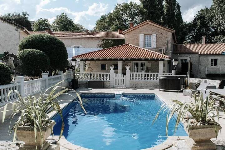 Location de vacances pour 8 personnes à Chenon