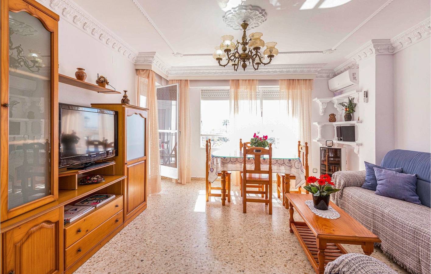Apartamento vacacional entero, ¡Apartamento junto a la playa con aire acondicionado y pesca! in Conil de la Frontera, Costa de la Luz