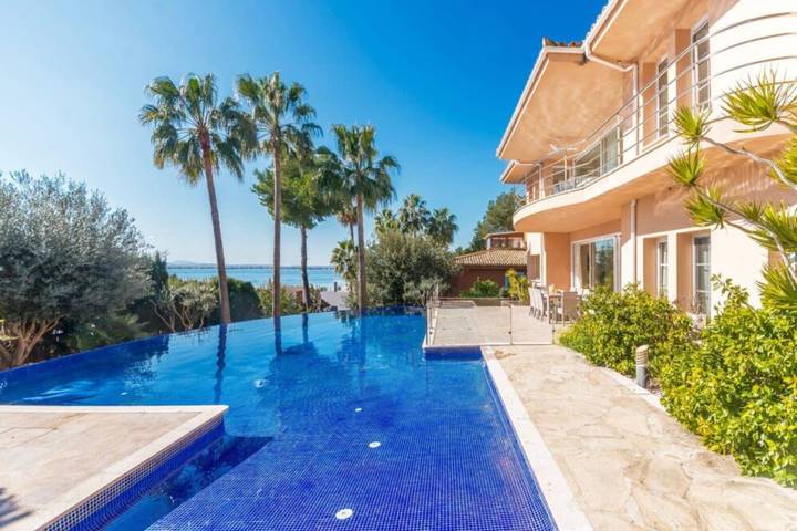 Ferienhaus für 8 Personen, mit Balkon und Garten