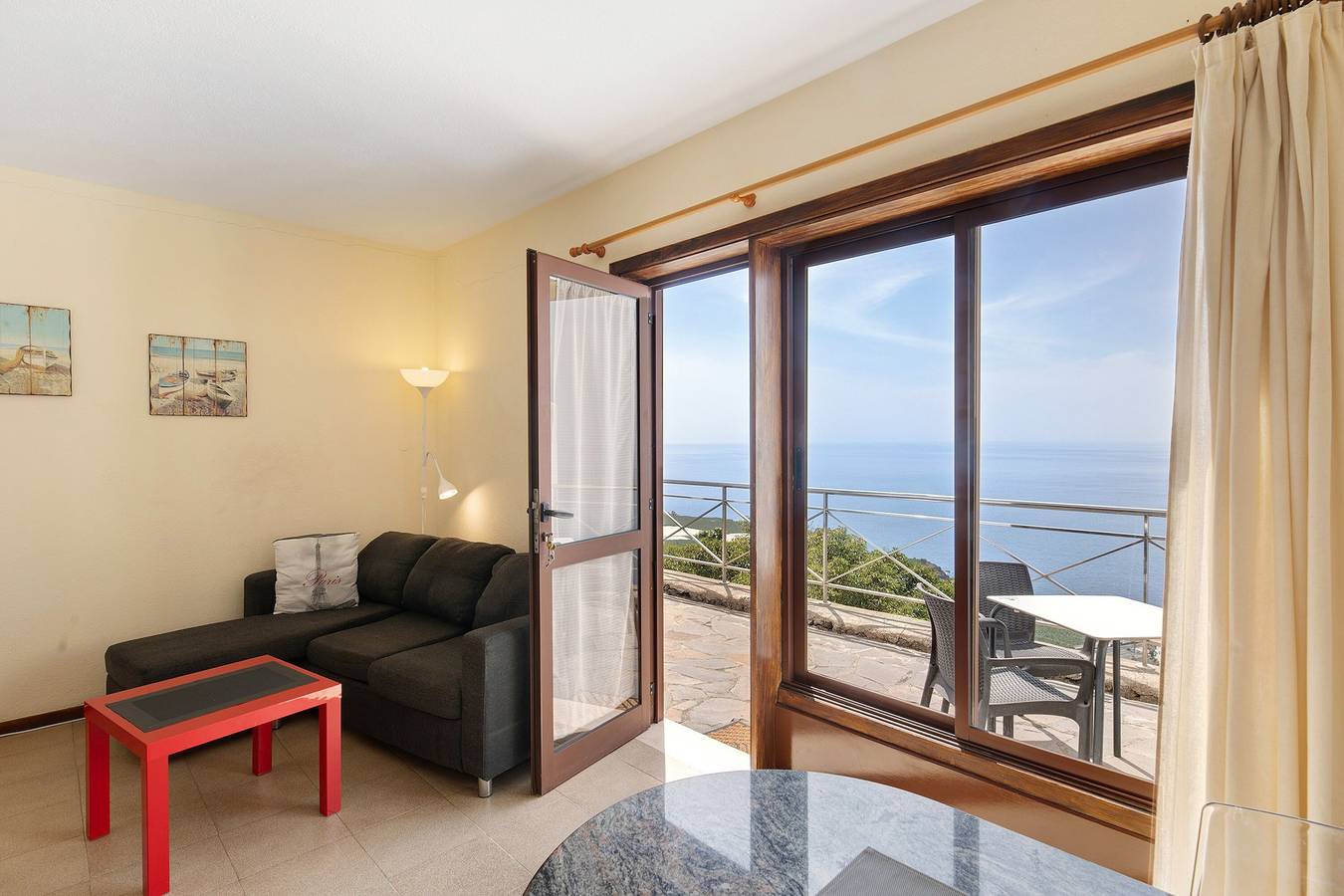 Apartamento inteiro, Apartamento 'Moijama 10' com vista para o mar, piscina partilhada e acesso Wi-Fi in Puerto Naos, Los Llanos de Aridane