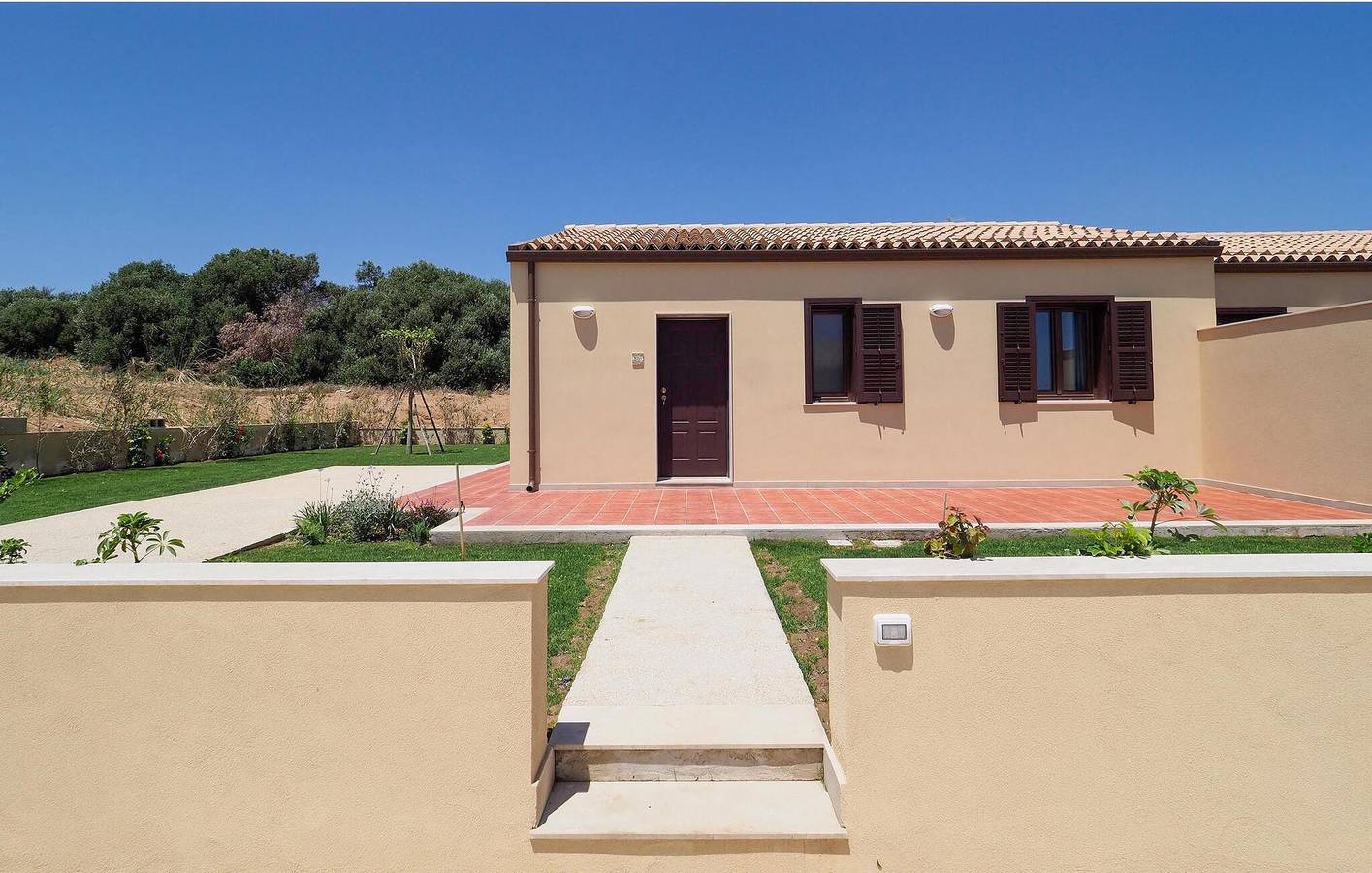 Elegante appartamento 1BR con terrazza vicino alla spiaggia di Maganuco in Marina di Modica, Modica