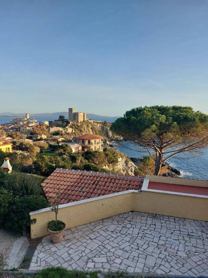 Appartamento per 5 persone, con Terrazza e Giardino nonché Panorama a Talamone