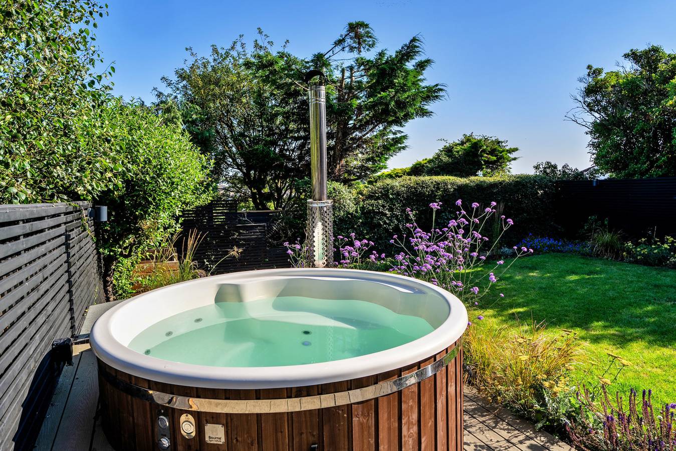 Firethorn in Bude, Cornouailles