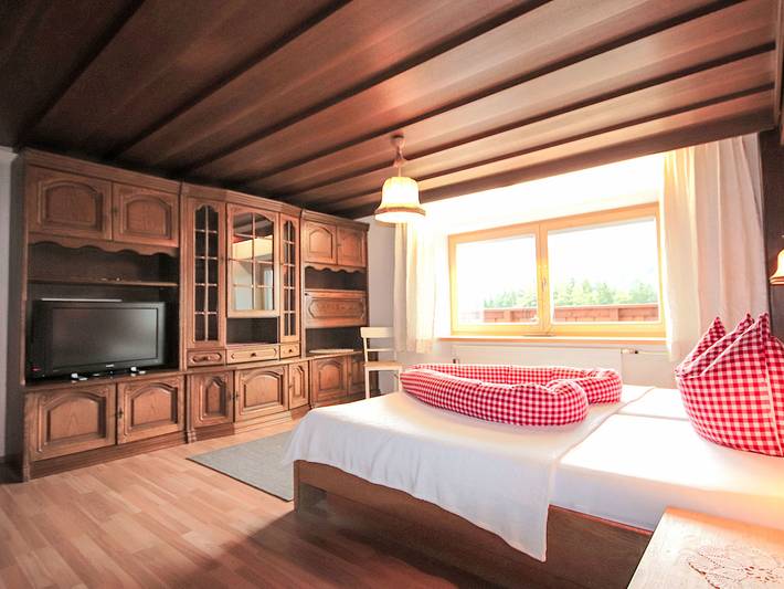 Ferienwohnung für 4 Personen, mit Balkon/Terrasse und Balkon sowie Terrasse und Garten in Kaunerberg - 4