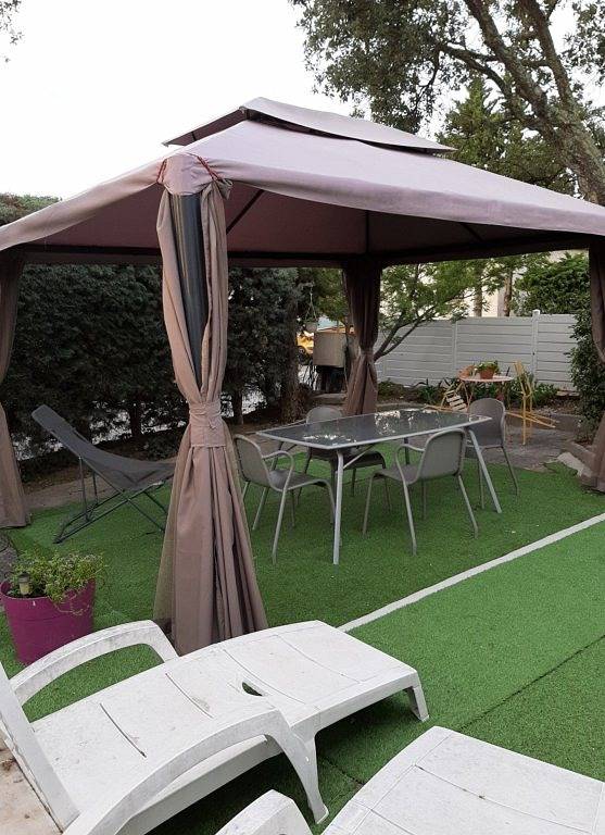 Chez Zabeth, maison climatisée, dans domaine privé avec piscines in Roquebrune-sur-Argens, Région de Draguignan