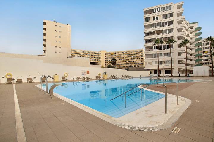 Ganze Wohnung, Ferienwohnung 'Komfortabel und gemütlich' mit Gemeinschaftspool, privater Terrasse und WLAN in Maspalomas, San Bartolomé de Tirajana