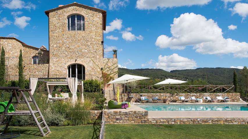 Location de vacances pour 8 personnes, avec jardin ainsi que terrasse et sauna, animaux acceptés à Radda in Chianti - 2