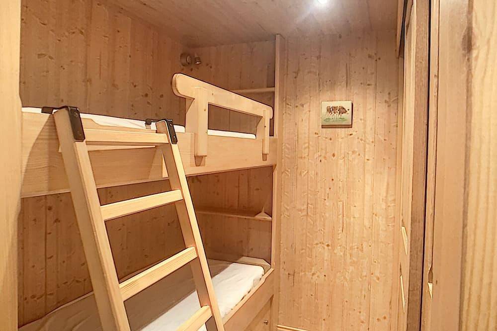Ganze Wohnung, Gemütliches Studio mit Kabine, direkt an den Skipisten von Combloux, mit Balkon und Skiraum in Combloux, Pays du Mont-Blanc