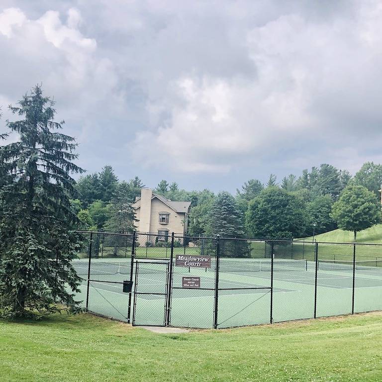 Ganze Wohnung, Blowing Rock, Chetola Resort Renovierte Mountain Chic Wohnung - zu Fuß in die Stadt! in Blue Ridge Parkway, Blowing Rock