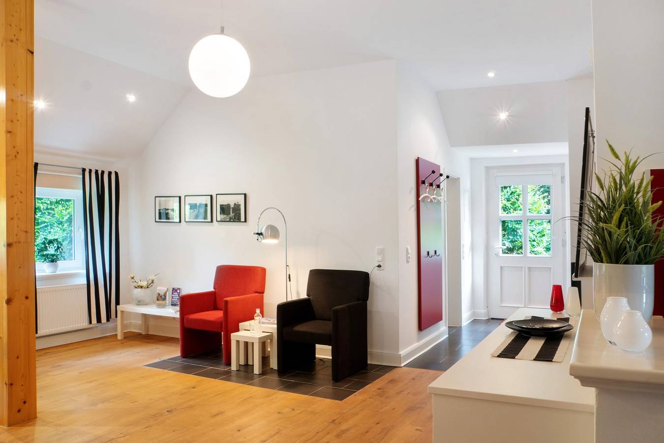 Ganze Wohnung, Ferienwohnung 'Ferienhaus Neudorf' mit privater Terrasse, privatem Garten und Wlan in Varel, Nordseeküste