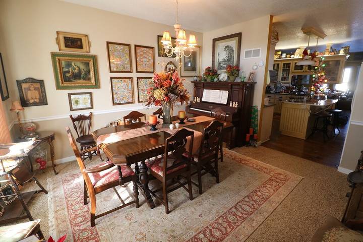 Vacation house for 10 people, with yard and hot tub in Kansas