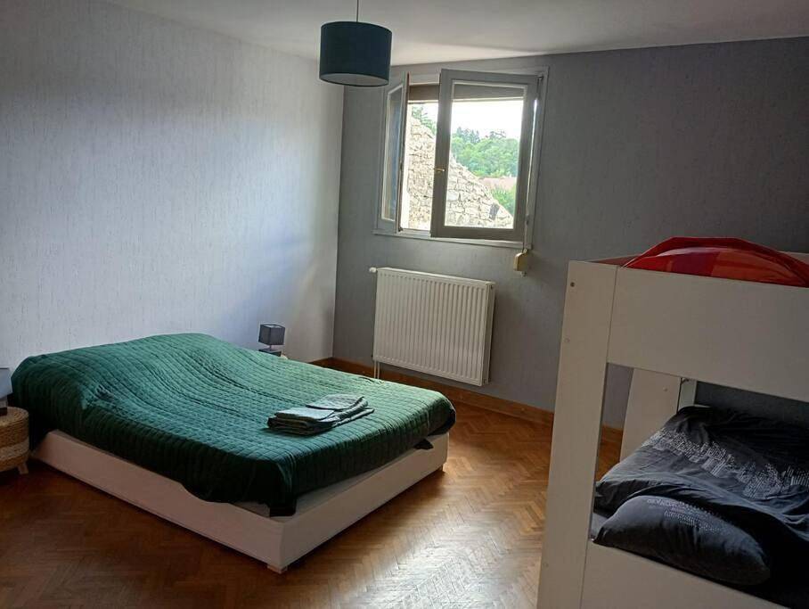 Appartement entier, Two-Bedroom Apartment in Pont-de-Poitte, Jura Francais