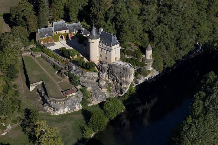 Château pour 15 personnes, avec jardin et terrasse en Dordogne