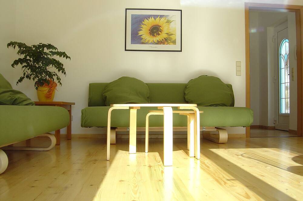 Ganze Wohnung, Nahe Berlin, 2 Zimmer-Apartment, max. 4 Personen + Kind/Baby, 400m vom See in Rangsdorf, Teltow-Fläming