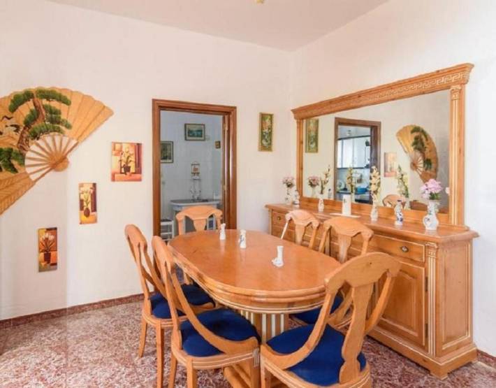 Casa de vacaciones 'Barquero Pernia' con vistas a la montaña, Wi-Fi y aire acondicionado in Cañete la Real, Andalucía