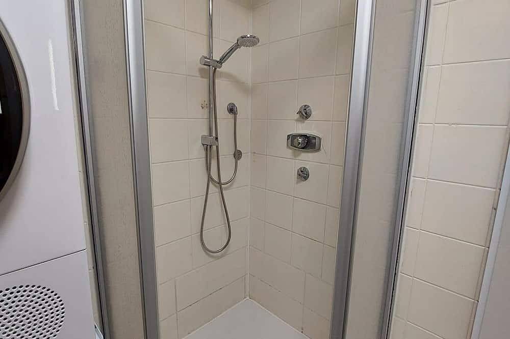 Ganze Wohnung, Ferienwohnung Josy - Appartement/Fewo, Dusche und Bad, Wc, 1 Schlafraum in Dillenburg, Naturpark Lahn-Dill-Bergland