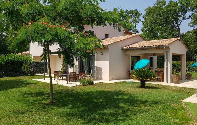 Ferienhaus für 7 Personen, mit Terrasse und Garten sowie Pool, mit Haustier - 1