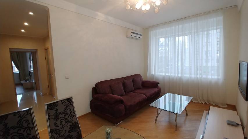 Ganze Wohnung, Zwei Schlafzimmer, Luxus, Bessarabska-Platz in Kiew, Rajon Schewtschenko