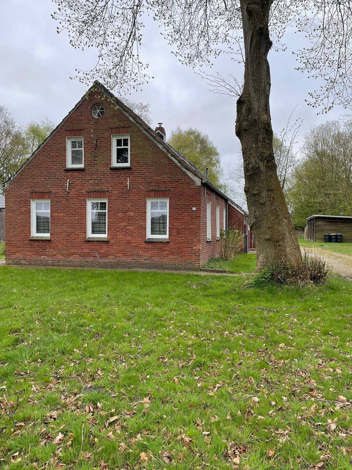 Ferienhaus 'Linden' mit gemeinschaftlichem Garten und Wi-Fi in Hage, Norden und Umgebung