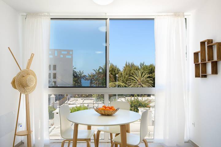 Holiday home for 2 people, with pool in Puerto del Carmen Old Town