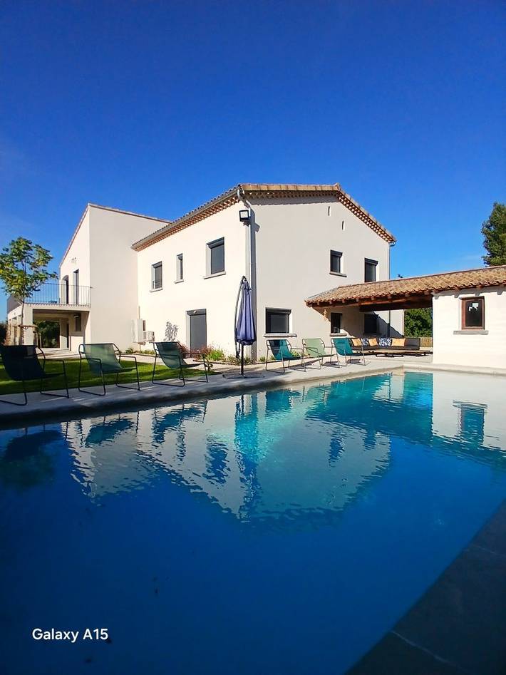 Gîte pour 17 personnes, avec balcon ainsi que jardin et piscine en France - 2