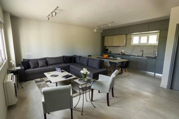 Maison d’hôte pour 5 personnes, avec Balcon et Terrasse ainsi que Jardin et Vue dans Région du Péloponnèse