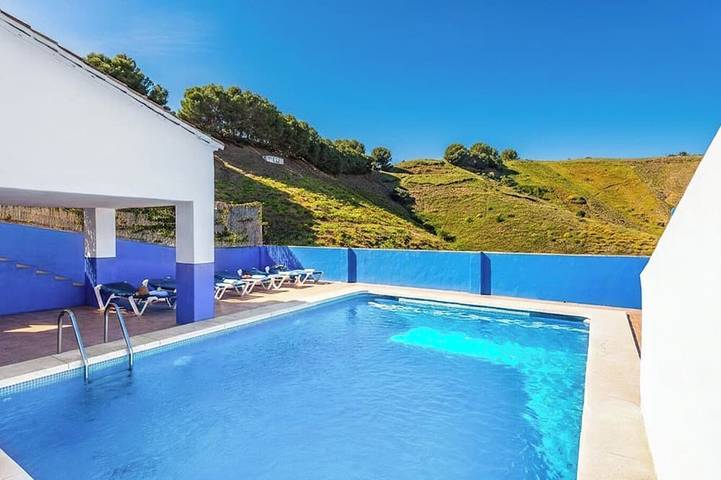 Villa pour 12 personnes, avec terrasse à El Borge