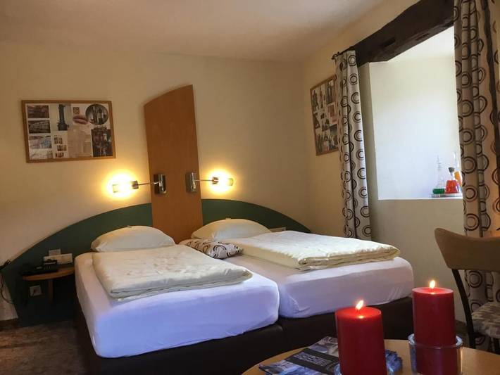 Gîte pour 20 personnes, avec Terrasse et Sauna à Esch-sur-Sûre