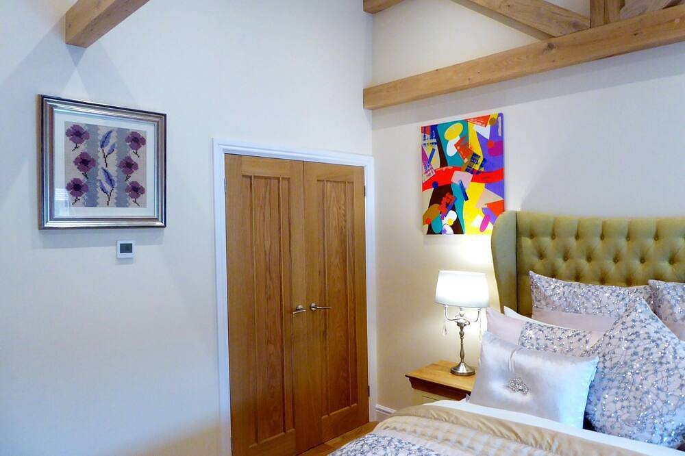 Luxury 5 star Lavender room  in Bix and Assendon, Chiltern Hills