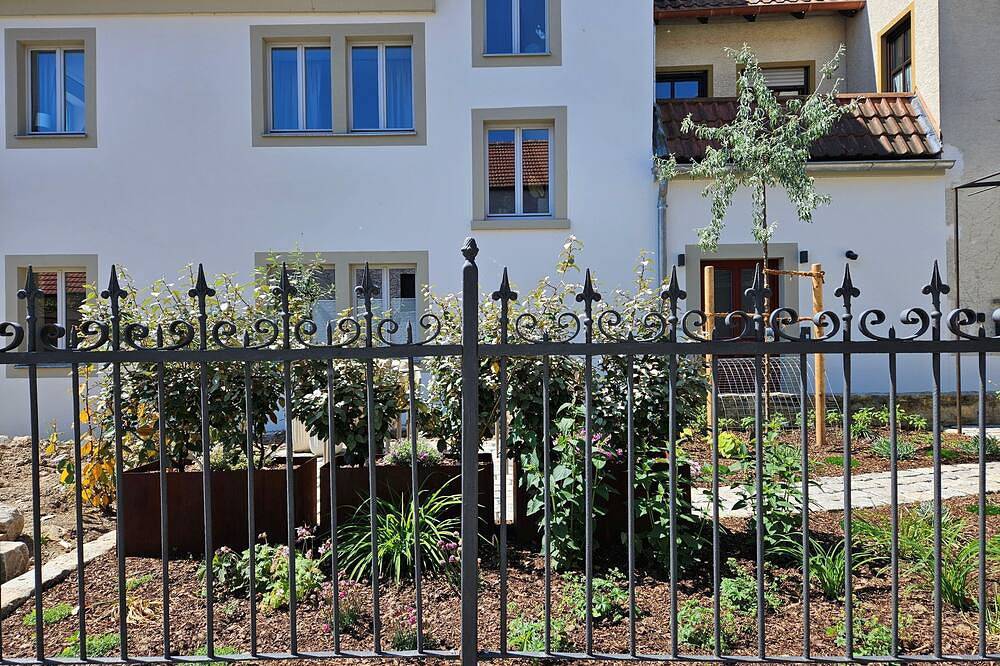 Ganze Wohnung, Ferienwohnung (45qm) mit Küche und Wlan in Sommerach, Fränkisches Weinland