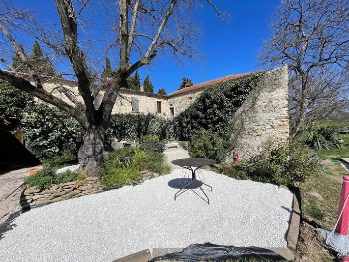 Chambre d’hôte pour 5 personnes, avec jacuzzi et jardin ainsi que piscine et terrasse dans la Drôme - 3
