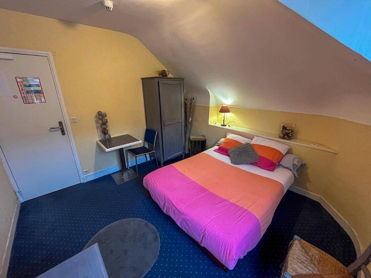 Triple Room with Sea View in Courseulles-sur-Mer, Région de Caen