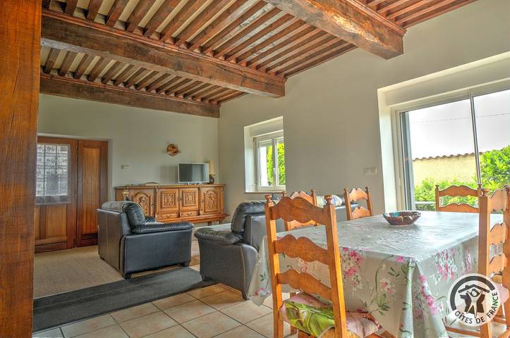 Gîte pour 4 personnes, avec Terrasse et Jardin à Chaponnay