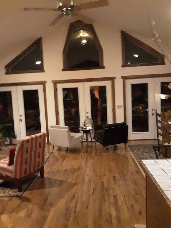 Privat, Abgeschiedenes Haus auf 52 Hektar großen Farm in Madison County (NC)