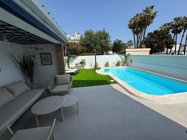 Casa para 8 personas, con piscina además de vistas y jardín en Gandía