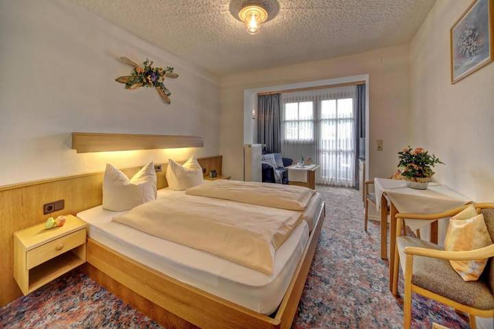 Hotel für 2 Personen, mit Balkon und Terrasse sowie Ausblick in Rimbach (Oberpfalz)