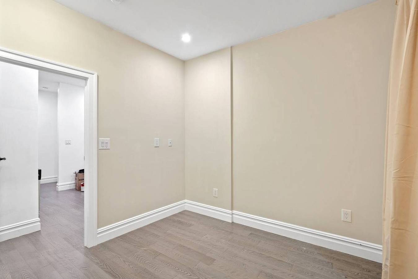 Entire apartment, Apartment #720: Columbus Circle in Manhattan, New York City