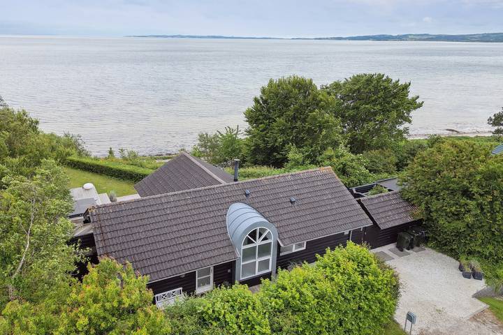 Location de vacances pour 7 personnes, avec vue et jardin à Ebeltoft
