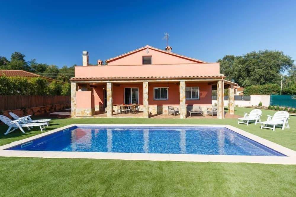 Montverde by Interhome in Caldas de Malavella, Costa Brava