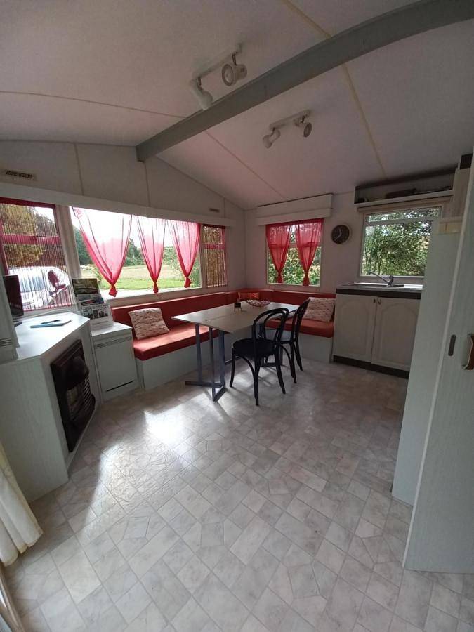 Location de vacances pour 4 personnes, avec terrasse et vue sur le lac à Brosses - 4