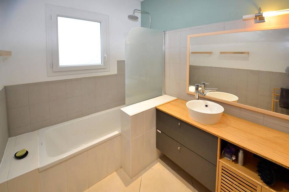 Beautiful home in Besse sur Issole with Wifi in Besse-sur-Issole, Brignoles region