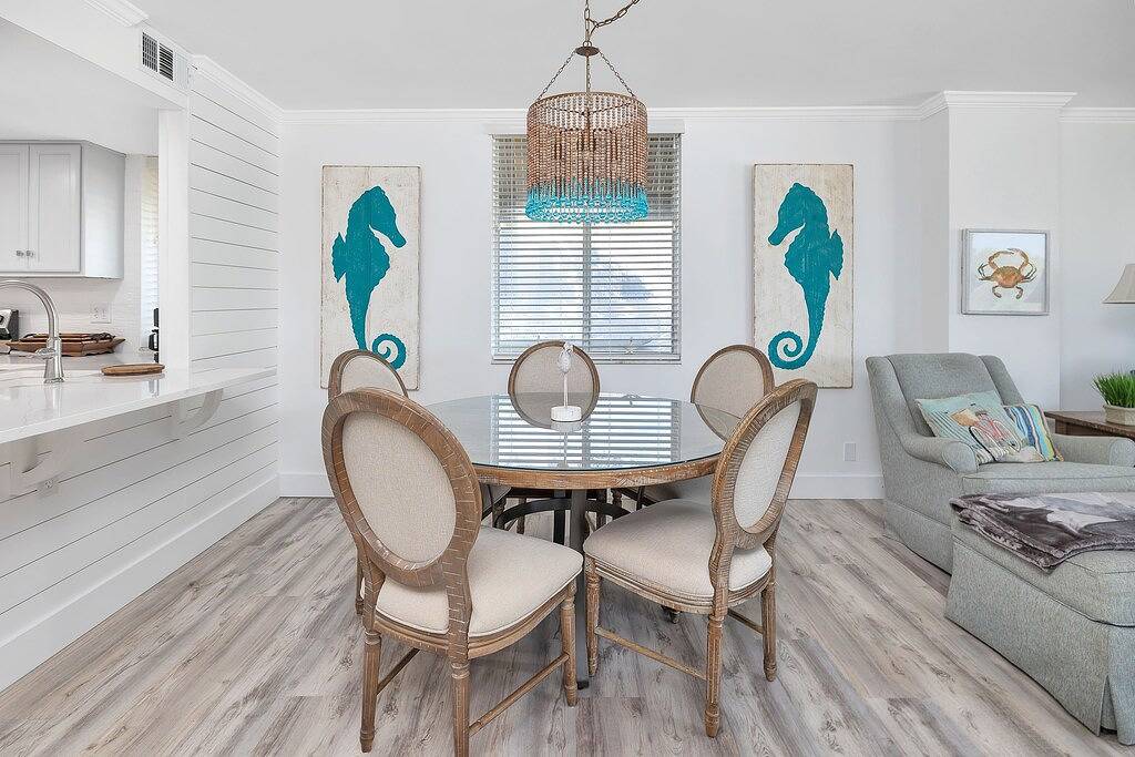 Ganze Wohnung, Oceanfront Condominium with Pool. Pet Friendly. in St. Simons Island, Glynn County