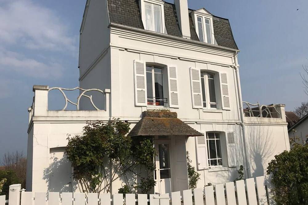 Maison vue mer à Bénerville in Benerville-sur-Mer, Lisieux region