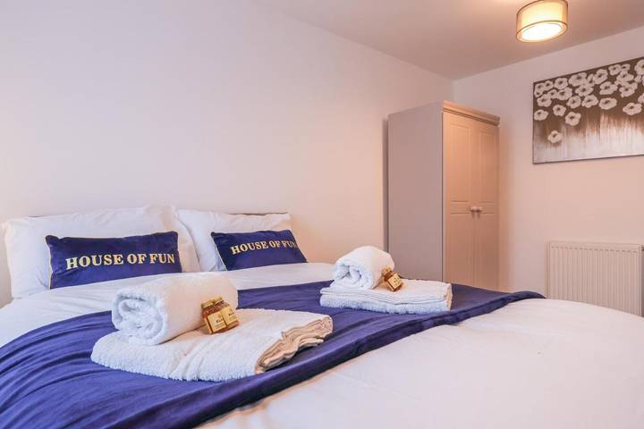Apartment for 8 people, with garden, with pets in Chichester