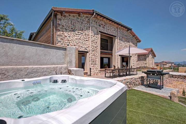 Maison de vacances pour 12 personnes, avec Jacuzzi et Terrasse ainsi que Jardin et Vue
