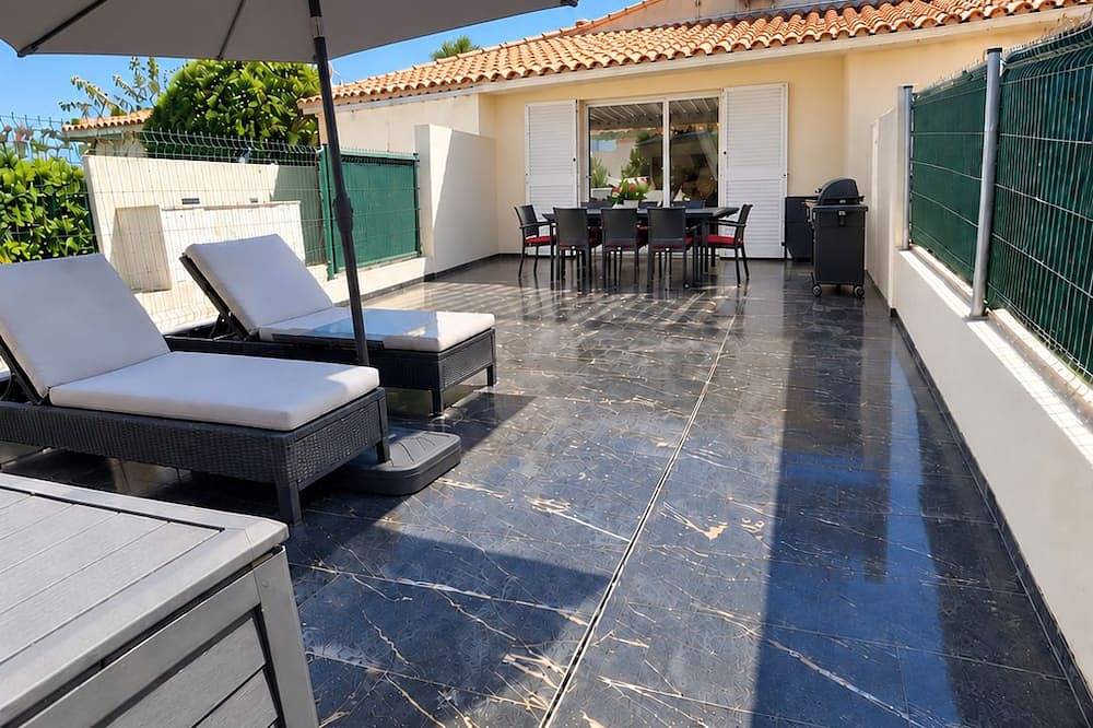 Borgo, Korsika – 75 m² große Ferienvilla mit direktem Strandzugang in Borgo, Bastia und Umgebung