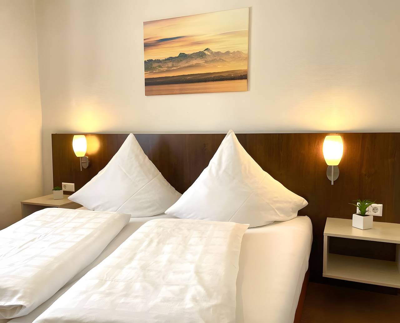 Ganze Wohnung, Ferienwohnung 'Bodensee' mit Gemeinschaftsgarten, Balkon und Wi-Fi in Friedrichshafen, Region Bodensee-Oberschwaben