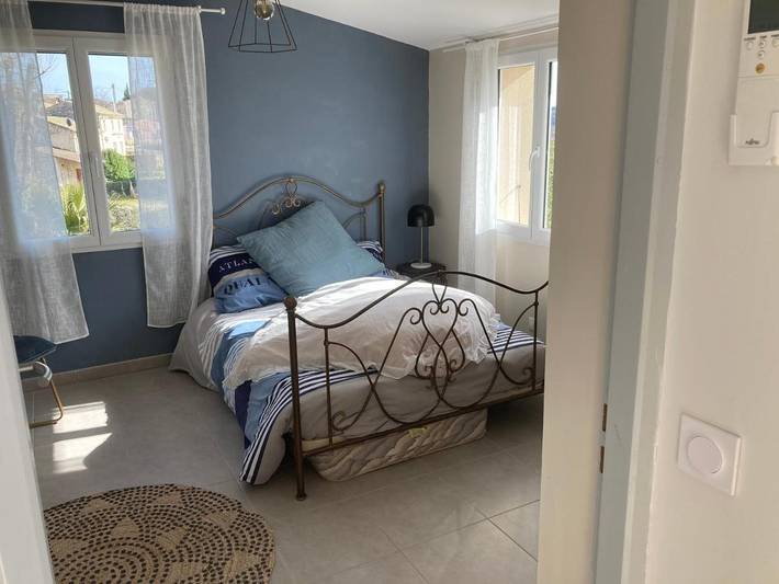 Ferienwohnung für 2 Personen, mit Terrasse und Garten sowie Pool und Ausblick in Saint-Laurent-de-Carnols